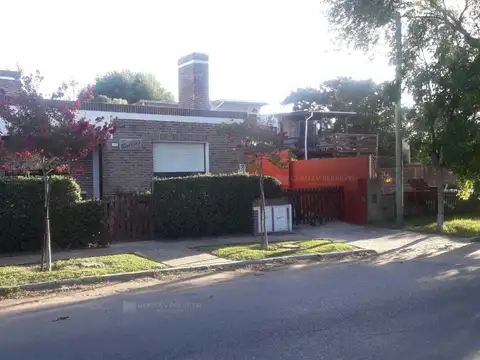 Casa Chalet  en Venta en Pinamar, Costa Atlántica, Buenos Aires