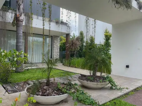 Boulevard de todos los santos, San Gabriel 4500
