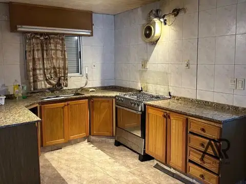Casa 4 ambientes con 1 baño