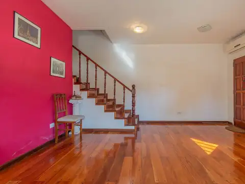 Depto Tipo Casa en Alquiler de 4 ambientes