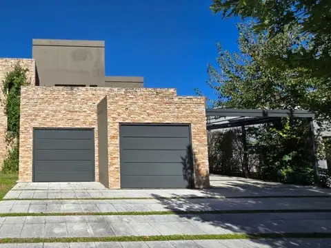 Casa en Venta en San Isidro Labrador, USD 550.000