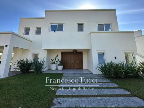 Casa en Venta en Terravista Fondo Laguna