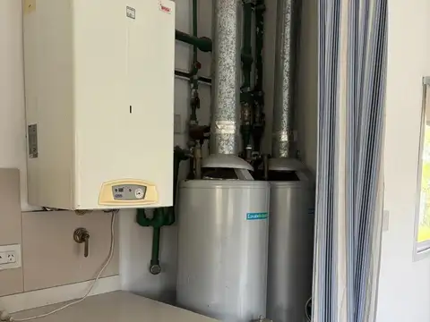 Casa 6 ambientes con 3 baños