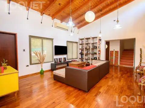 Casa en Venta con 4 cocheras
