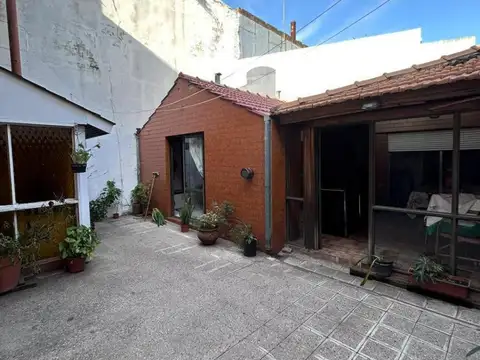 Casa en Venta con 4 cocheras
