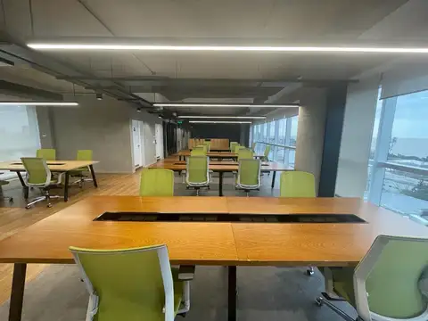 Oficina Monoambiente con 4 baños