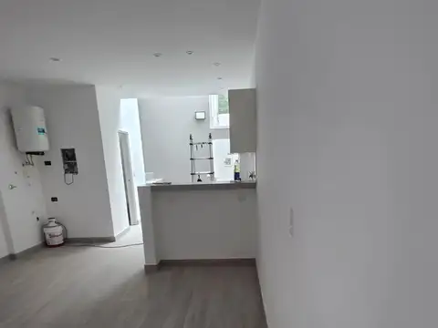 Mariano Acha 2000, Piso PB