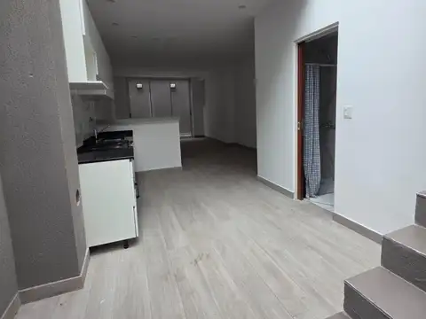Depto Tipo Casa en Alquiler de 3 ambientes