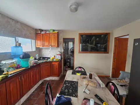 Casa 2 ambientes con 1 baño