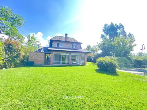 Casa en Alquiler en El Roció, USD 1.500