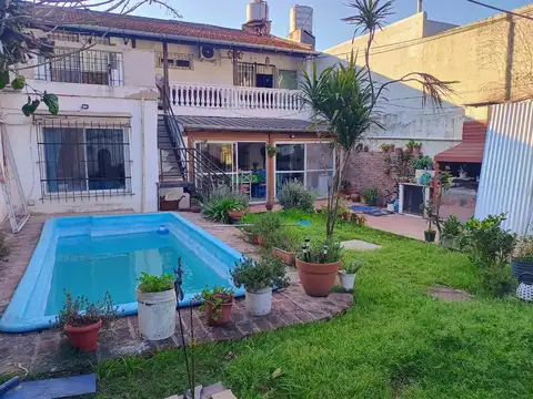 Cómoda casa con jardín y pileta!