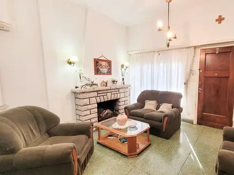 Chalet 5 amb. Garage. Quincho. Parque - Génova y Araoz - P. Mogotes