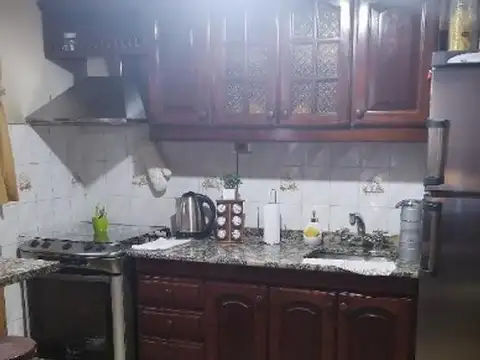 CASA EN VENTA 2 PLANTAS MENDEZ AL 200 WILDE