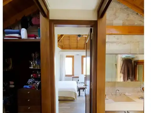 Casa en Venta con 4 cocheras