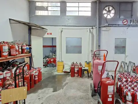 Galpon en Venta 30  mts Fondo