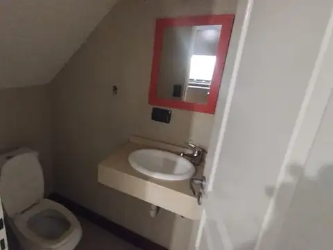 Casa en Alquiler con 2 cocheras