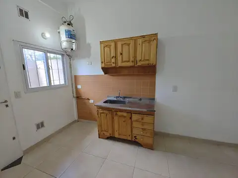 Departamento en Alquiler en Gregorio de Laferrere, $ 380.000