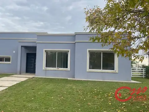 Casa en alquiler c/ cochera en Belén de Escobar