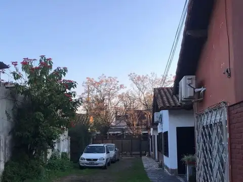 Depto Tipo Casa en Venta con 1 cocheras