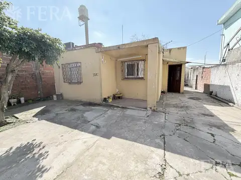 Venta casa 3 ambientes con patio en San Francisco Solano
