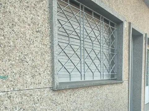 PH AL FRENTE- 3 AMBIENTES CON PATIO INDEPENDIENTE-CASEROS NORTE.
