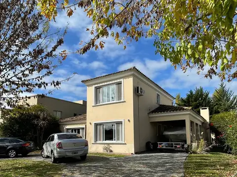 Casa en Barrio Cerrado Barrancas de Iraola