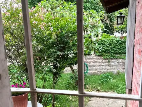 Casa en Venta de 2 dormitorios. Con Patio. Centro Zárate