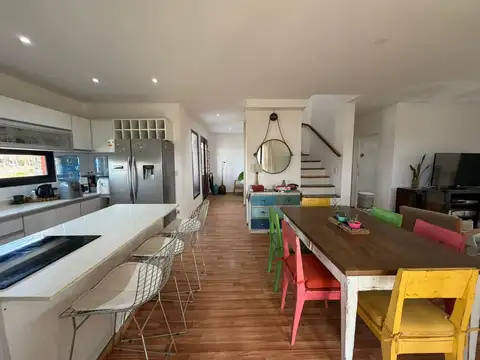 CASA EN VENTA 5 AMB SAN EDUARDO PILAR DEL ESTE
