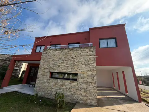 CASA EN VENTA 5 AMB SAN EDUARDO PILAR DEL ESTE