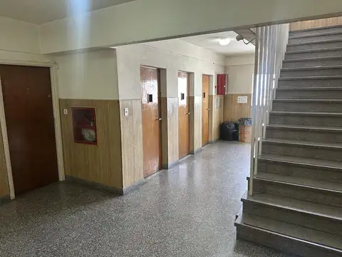 Venta Departamento 2 Ambientes con Balcón y Lavadero en piso 8º en Wilde Muy Luminoso