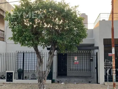 VENTA DE CASA CON LOCAL Y GARAGE 5 AMB EN ISIDRO CASANOVA