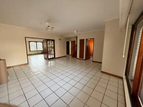 Casa en Alquiler de 4 dormitorios