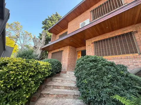 Casa 5 ambientes con 5 baños