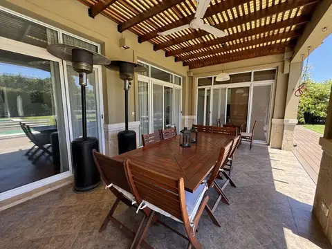 Casa en Alquiler Temporal de 4 dormitorios