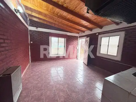 Casa 2 ambientes con 1 baño