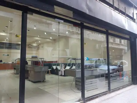 Tucuman y Esmeralda, muy buen local a la calle - amplio destino
