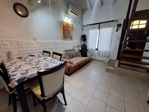 Depto Tipo Casa en Venta 45 años