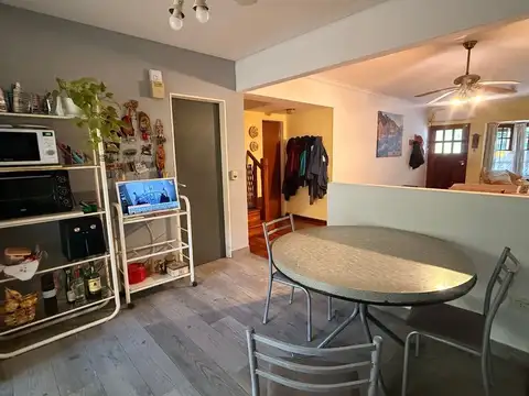 Casa 5 ambientes con 2 baños