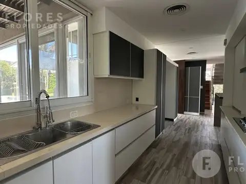 Casa en Venta de 7 ambientes, 4 dormitorios, en La Lomada de PIlar, PIlar