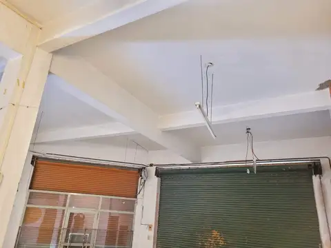 VENTA LOCAL COMERCIAL DE 130 m2 ISIDRO CASANOVA