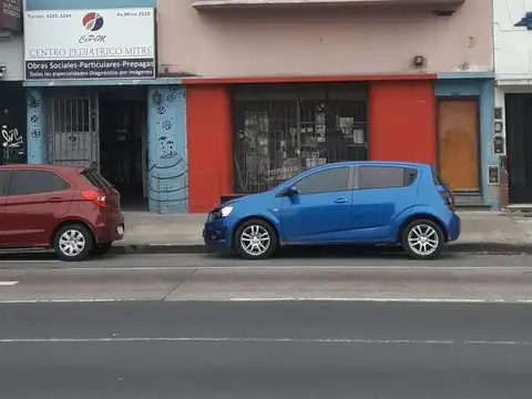 Av Pres Bartolome Mitre 2000