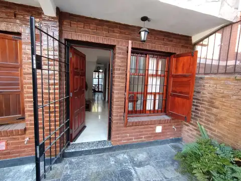 Casa 3 ambientes con 2 baños