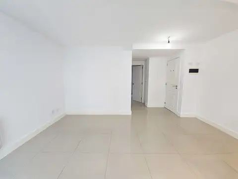 Departamento 2 amb. con balcón y espacio p/ auto - Gascón y San Luis