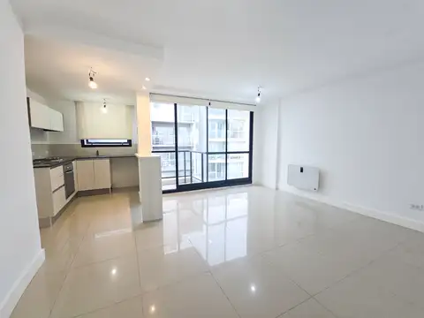 Departamento 2 amb. con balcón y espacio p/ auto - Gascón y San Luis