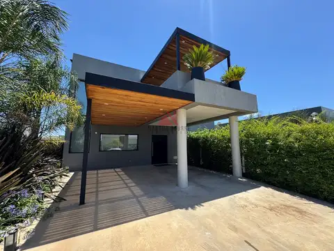 Casa en Venta en Pilar del Este - San Ramiro, USD 240.000