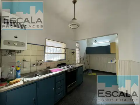 Casa 5 ambientes con 1 baño