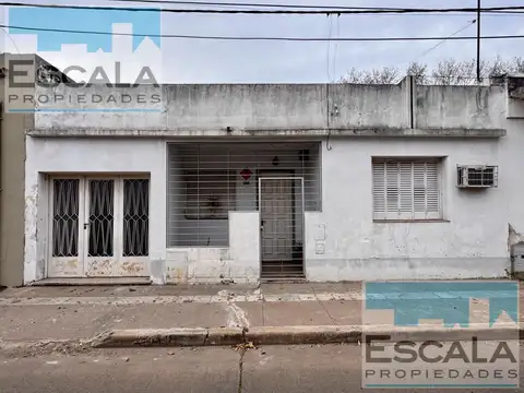 CASA EN VENTA CON PATIO SAN MARTIN 4700 ROSARIO