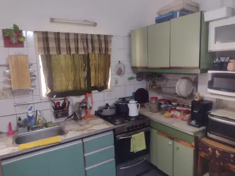 VENTA CASA  3 AMBIENTES MORON