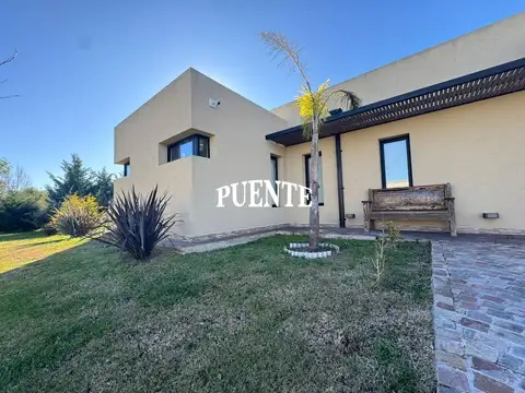 Casa en Alquiler en Fincas de San Vicente, USD 2.000