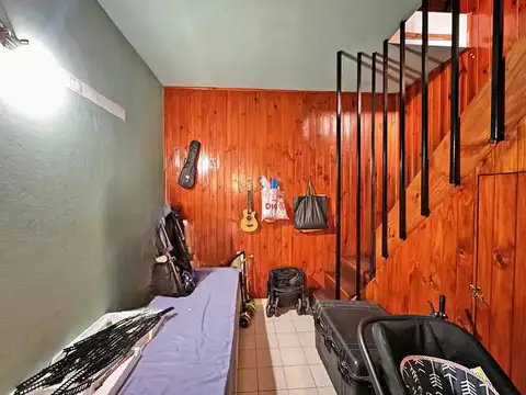 CASA 5 AMBIENTES CON GARAGE Y PATIO